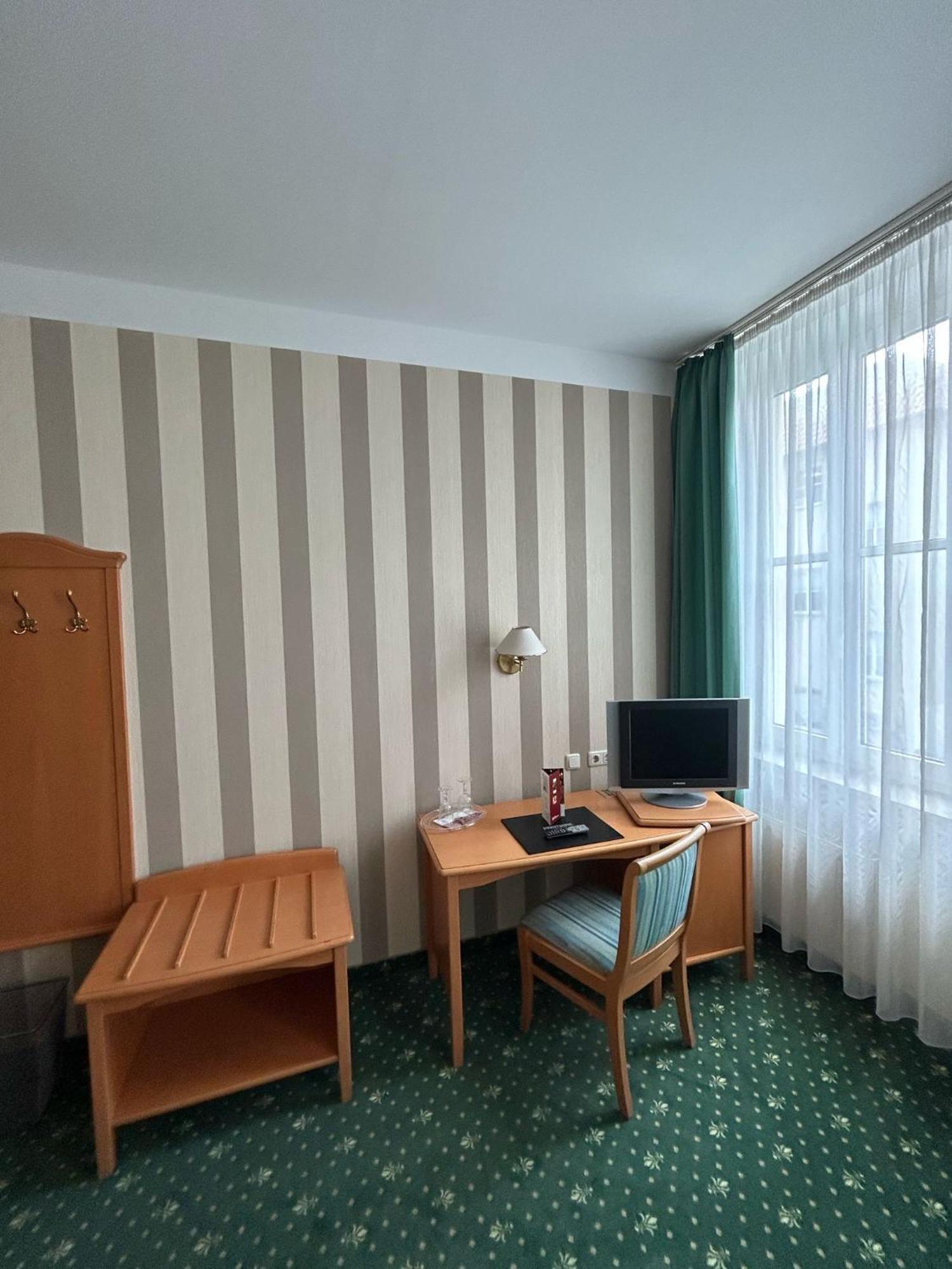 Hotel Uckermark プレンツラウ エクステリア 写真